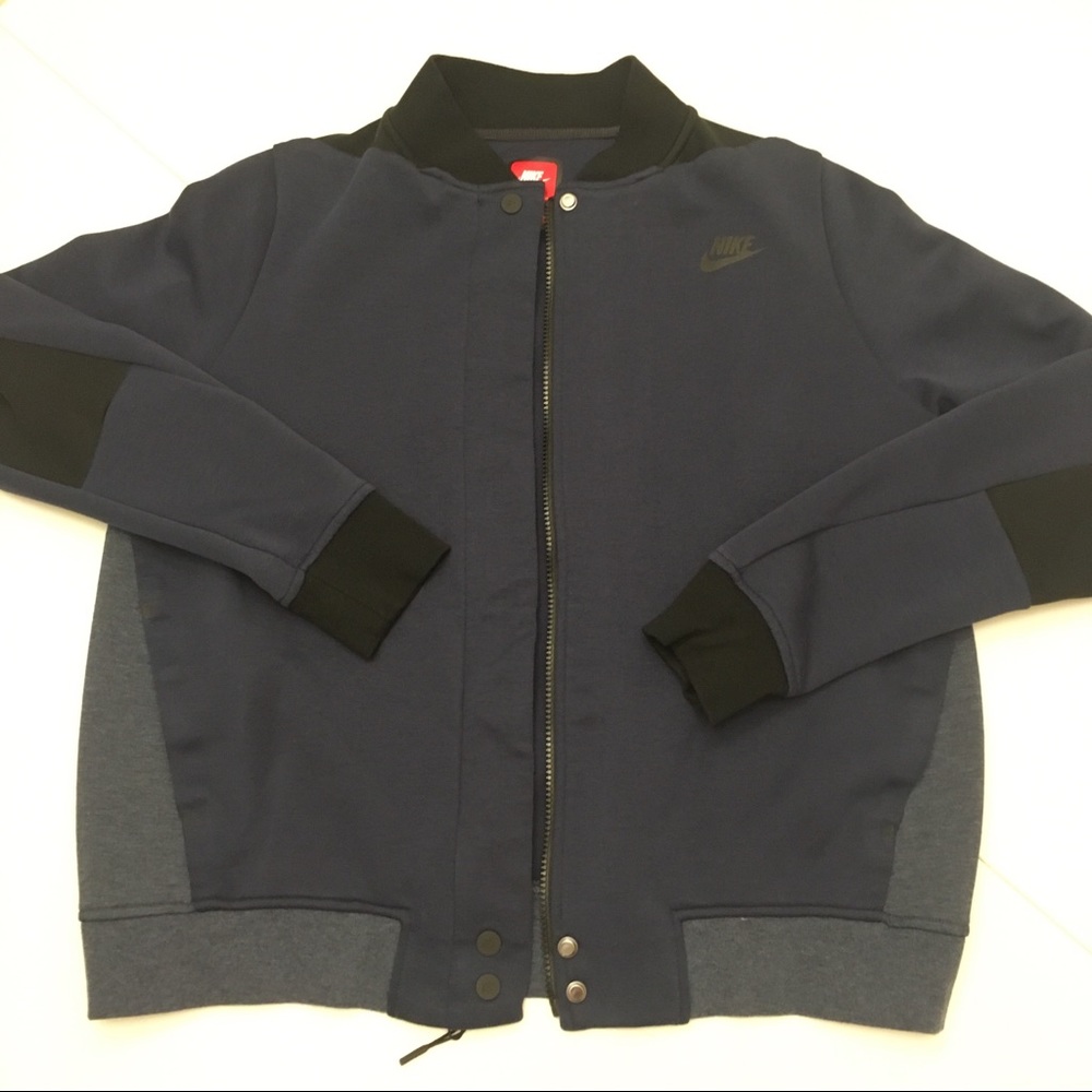 Nike Women’s Bomber Jacket Size L. Worn once